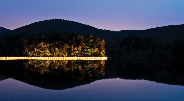 Nestled at more than 2,500 feet above sea level, Falling Waters offers unmatched privacy yet sits just an hour outside of Atlanta in North Georgia’s gold country.